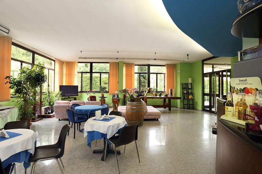 Aquamaris Hotell Sala Baganza Exteriör bild