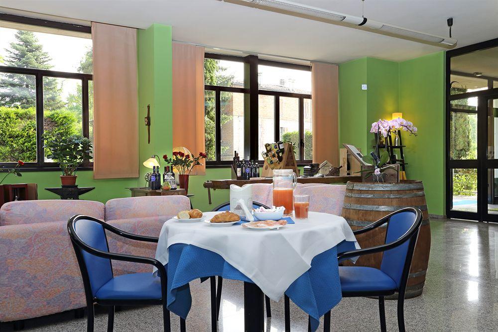 Aquamaris Hotell Sala Baganza Exteriör bild