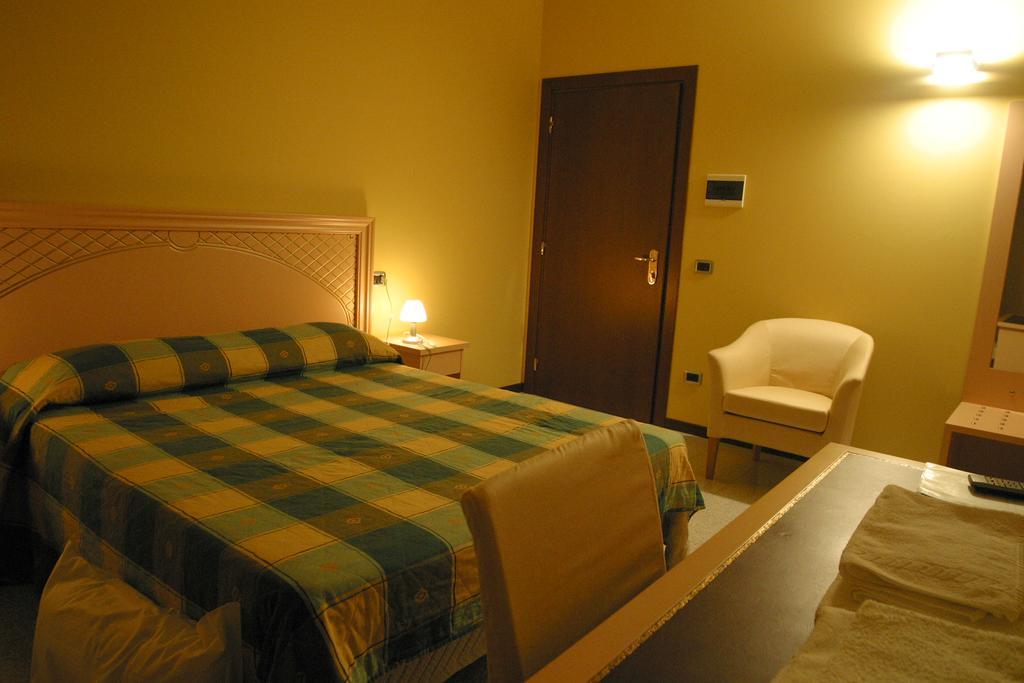 Aquamaris Hotell Sala Baganza Exteriör bild
