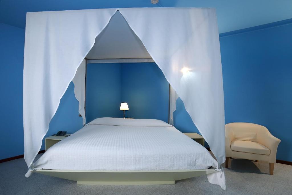Aquamaris Hotell Sala Baganza Exteriör bild