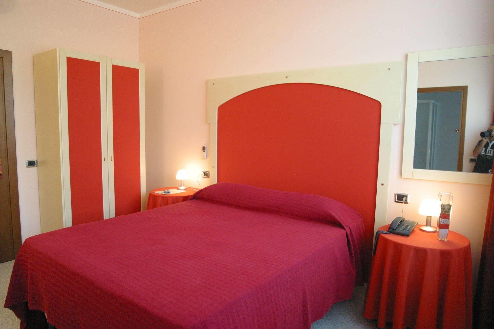 Aquamaris Hotell Sala Baganza Exteriör bild